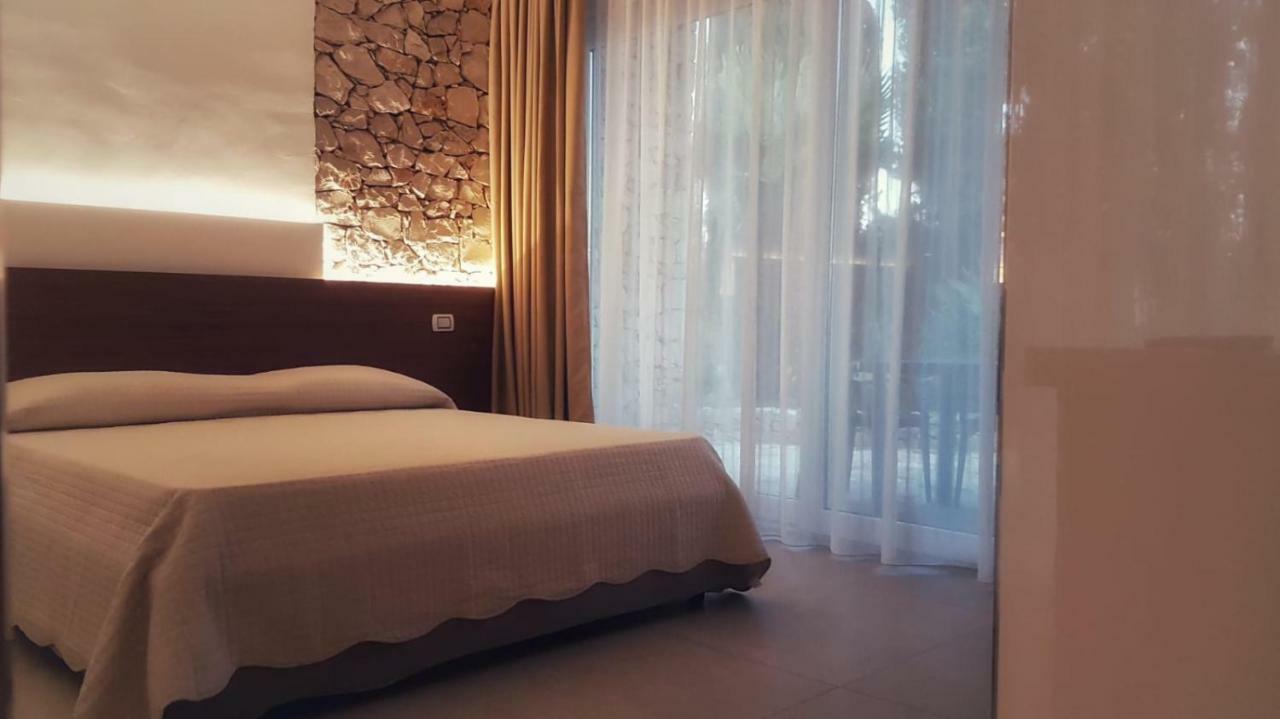 Villa Minerva Family Relais Алецио Экстерьер фото